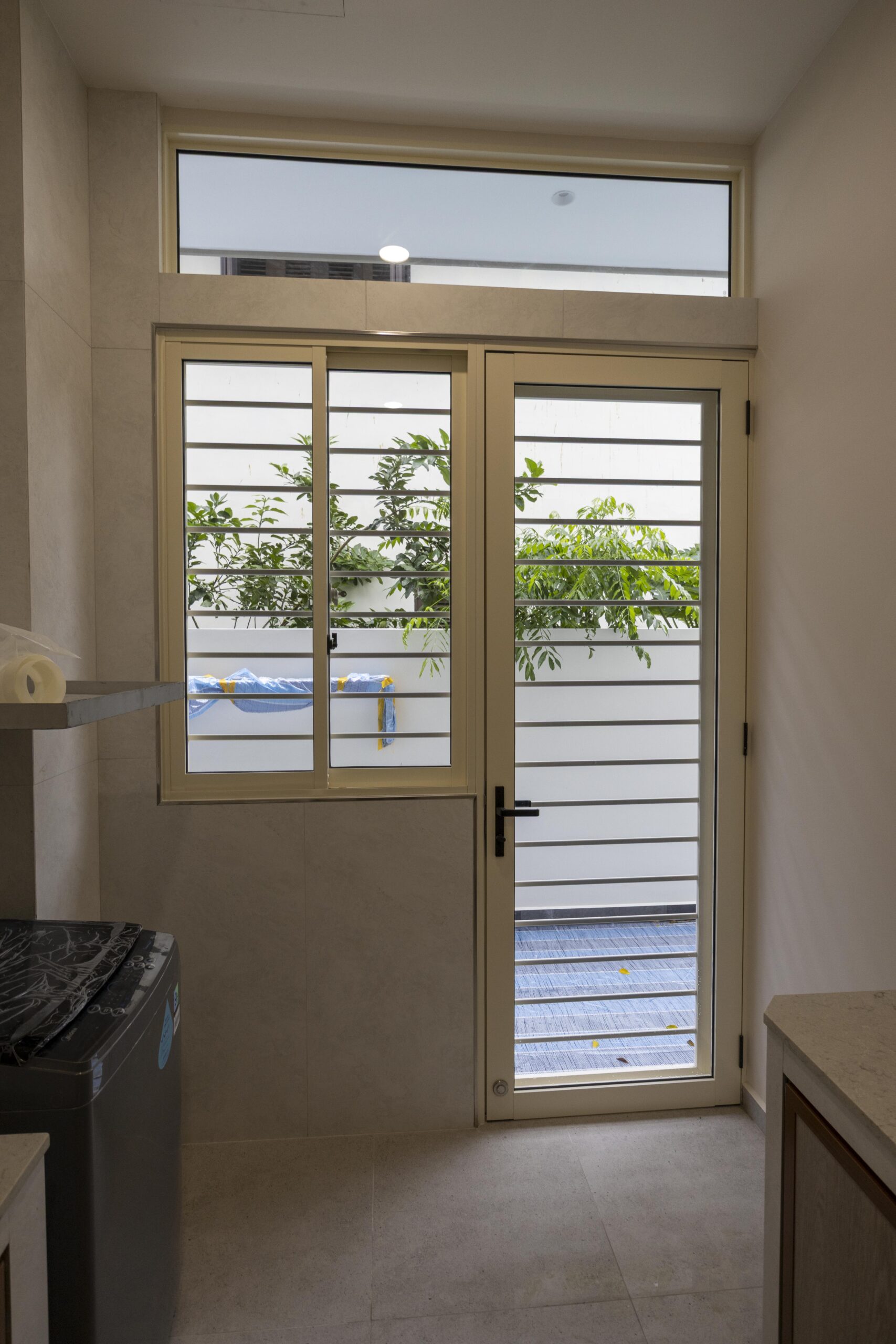 Grille installation Toronto Road new landed home