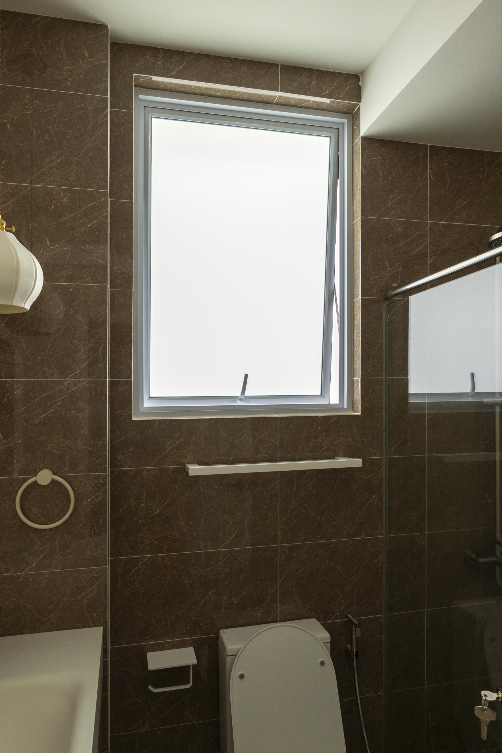 Normal aluminium profile top hung windows with clean white finish